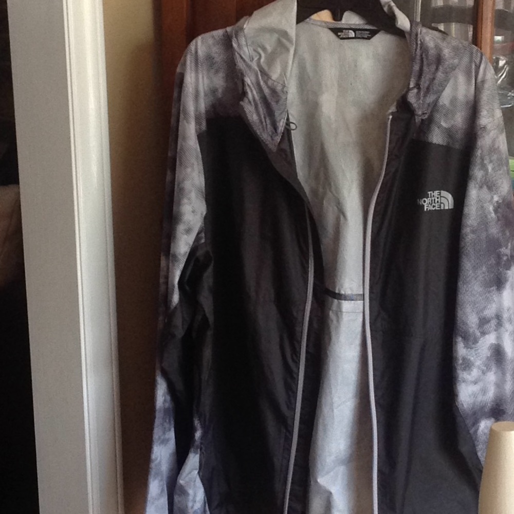 Mans Windbreaker Jacket North Face